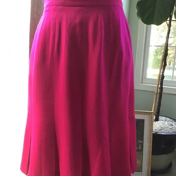 Dana Buchman skirt in Pink, Size 8, Petite. - Picture 3 of 8